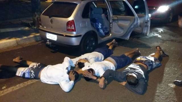 PM flagra quadrilha &ldquo;quebra vidra&ccedil;a&rdquo; ap&oacute;s furto em loja e quatro s&atilde;o presos