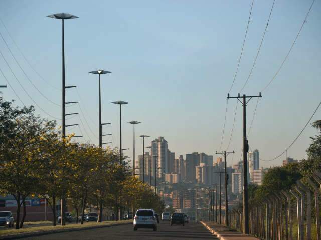  Umidade do ar atinge 11% em Campo Grande, com term&ocirc;metros em 37,5&ordm;