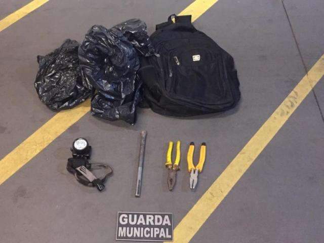 Homem que roubou fia&ccedil;&atilde;o de ag&ecirc;ncia da prefeitura &eacute; preso pela guarda 