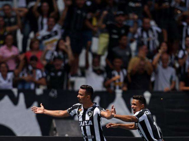 Botafogo marca no 1&ordm; tempo, segura resultado e vence Am&eacute;rica-MG por 1 a 0