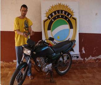  Moto furtada do Detran &eacute; recuperada ap&oacute;s ladr&atilde;o levar em oficina