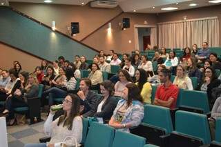 Parte do público foi convidado pela clínica Nascitá, realizadora do evento. 