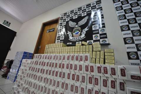 Denúncia leva polícia a contrabandistas com 150 mil carteiras de cigarro