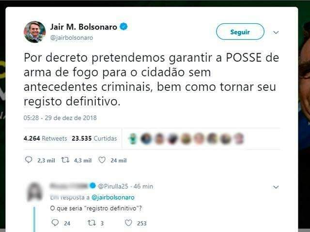 Decreto ir&aacute; liberar posse de arma para quem n&atilde;o tem ficha, diz Bolsonaro