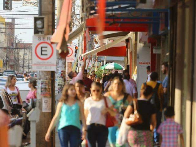 No feriad&atilde;o, supermercados e shopping abrem e setor p&uacute;blico tem folga prolongada