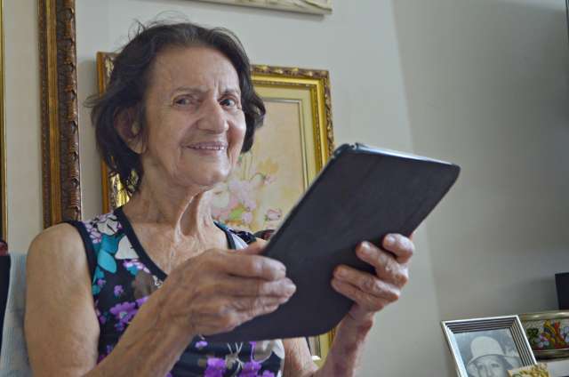 Aos 93 anos, Maria Concei&ccedil;&atilde;o estreia no Instagram gra&ccedil;as a forcinha do neto