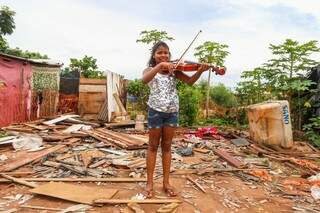 Keila faz da tristeza música em meio à remoção de favela. (Foto: Fernando Antunes)