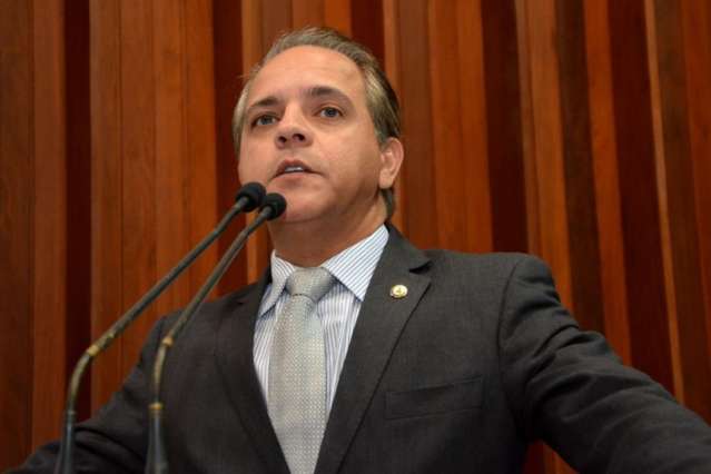 Bolsonaro tem express&atilde;o e ser&aacute; um grande nome para 2018, diz deputado