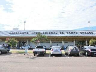 Aeronave transportando os dólares fez pouso forçado hoje às 13h20 no aeroporto da Capital (Foto: Divulgação)