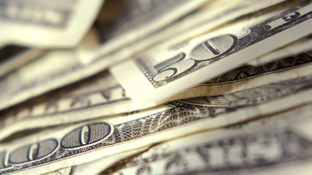 D&oacute;lar chega a R$ 3,16, maior cota&ccedil;&atilde;o em dez anos