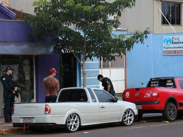 PM faz opera&ccedil;&atilde;o em conveni&ecirc;ncia famosa por perturba&ccedil;&atilde;o 