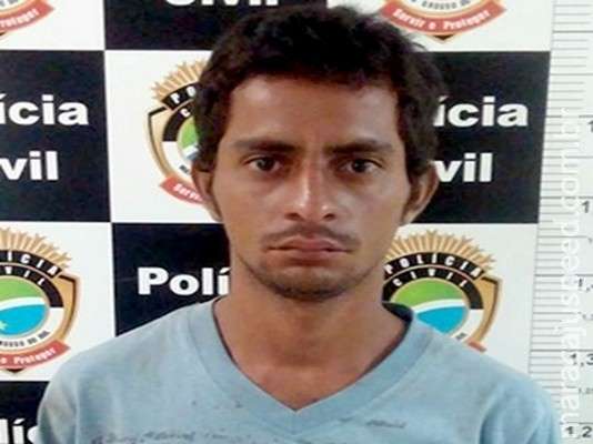 Fam&iacute;lia diz que acusado de matar com golpes de espada tem problema mental