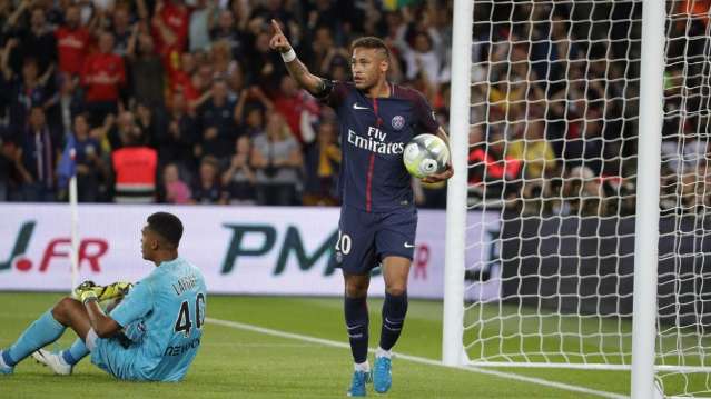 Com novo show de Neymar, PSG esmaga o Toulouse no Parque dos Pr&iacute;ncipes