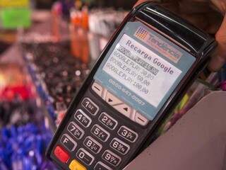Máquina de crédito pré-pago para celular agora faz operação de recarga para a loja de aplicativo do Google. (Foto: Divulgação/Google)