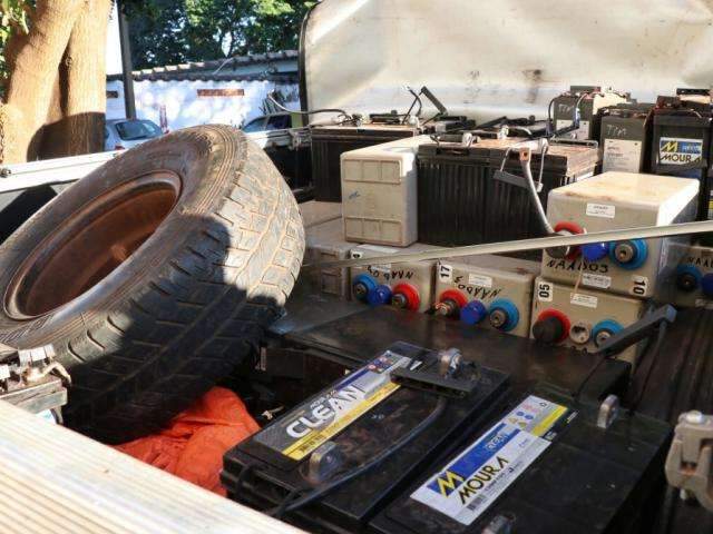 Ladr&otilde;es n&atilde;o poupam nem pol&iacute;cia e furtam bateria de viatura do Garras