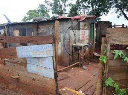 Homem é encontrado degolado em barraco de favela no Noroeste 