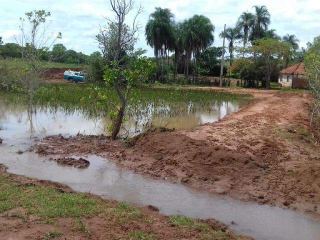 Dono de s&iacute;tio &eacute; multado em R$ 15 mil por desviar c&oacute;rrego