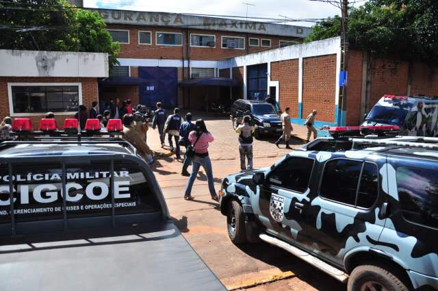  Pol&iacute;cia ouve terceiro preso e agentes sobre tentativa de fuga com ref&eacute;ns 