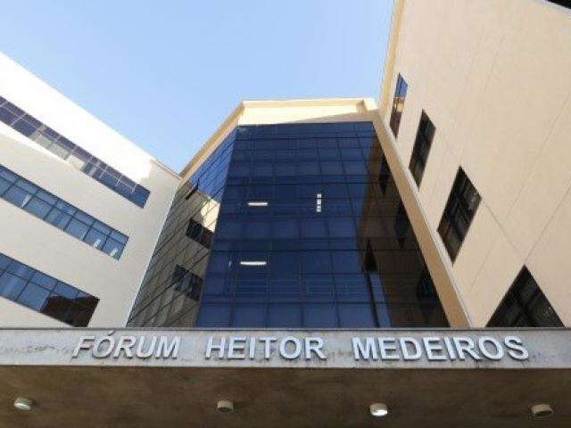 Mercado &eacute; obrigado a pagar R$ 5 mil a cliente atingido por caixas de tomate