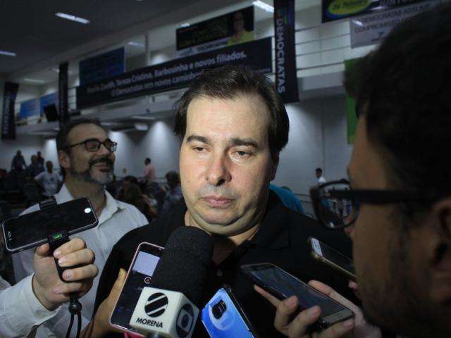 &quot;Ningu&eacute;m est&aacute; acima da lei&quot;, diz Rodrigo Maia sobre a pris&atilde;o de Lula