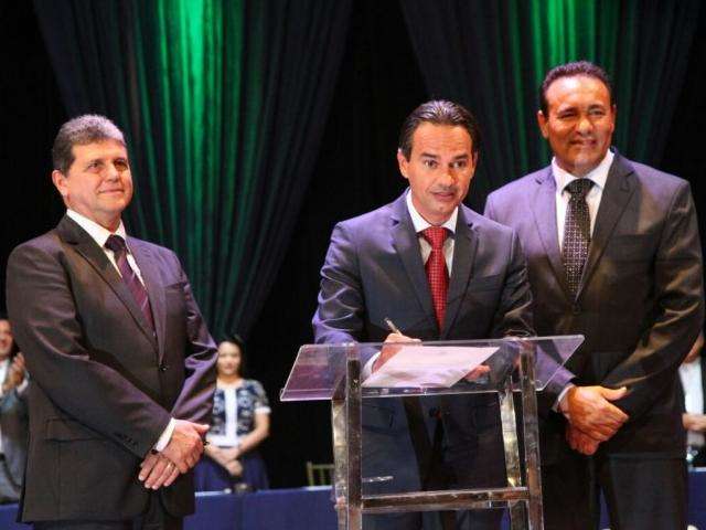 Prefeito vai &agrave; C&acirc;mara Municipal para sess&atilde;o de in&iacute;cio dos trabalhos de 2017