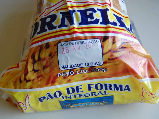  Consumidor compra p&atilde;o em supermercado com data de fabrica&ccedil;&atilde;o do dia seguinte 