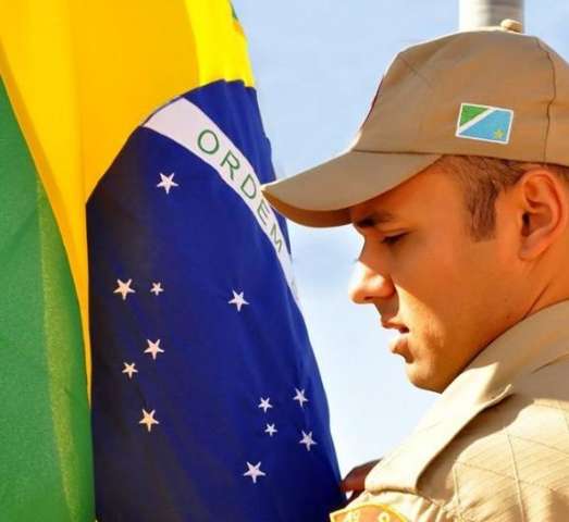 Acusado de dar cinco tiros em soldado do bombeiro se entrega &agrave; pol&iacute;cia