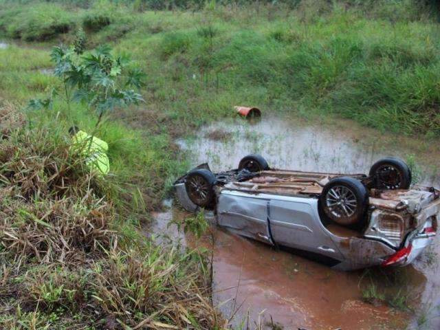 M&atilde;e e filha saem sem ferimentos de capotagem na BR-163