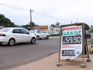 Valor do gás de cozinha apresentou redução em Campo Grande (Foto: Henrique Kawaminami)