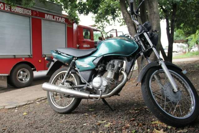 Idosa &eacute; atropelada por moto ao atravessar em faixa no bairro Cidade Morena