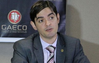 MP arquiva a&ccedil;&atilde;o contra advogado preso por gravar cliente em viatura