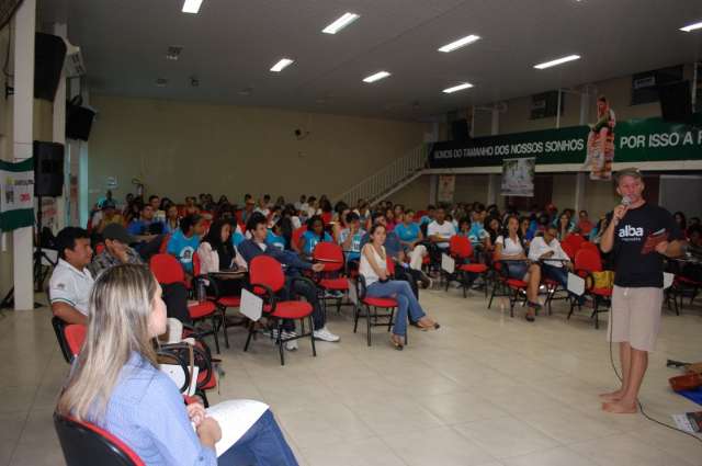 Jovens se mobilizam para pressionar Bernal a nomear secret&aacute;rio