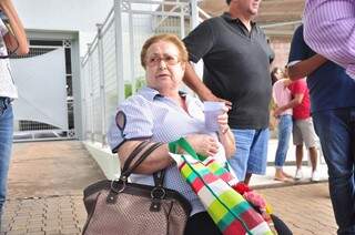 Apesar do susto, idosa não se feriu em acidente na Afonso Pena. (Foto: João Garrigó)