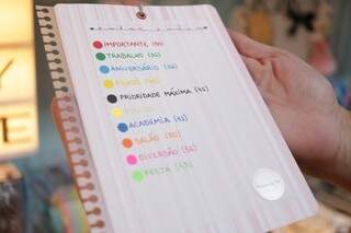 Código de cores usado por Adriana para identificar os compromissos do dia (Foto: Kimberly Teodoro)