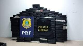 Droga foi apreendida em caminhão que saiu de Campo Grande. (Foto: Divulgação/PF)