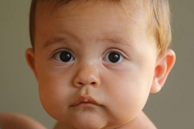 Sorriso no rosto marca agradecimento de m&atilde;e a PM que salvou beb&ecirc;