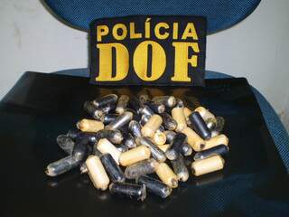 Boliviana transportava cocaína no estômago e em sacola plástica. (Foto: Divulgação)