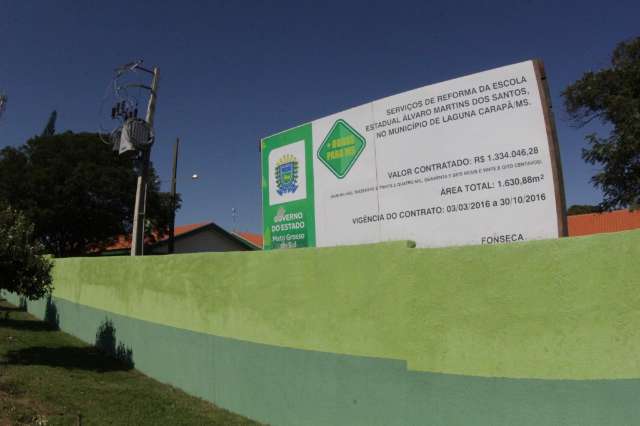 Em Laguna Carap&atilde;, governo faz primeira reforma de escola em 30 anos