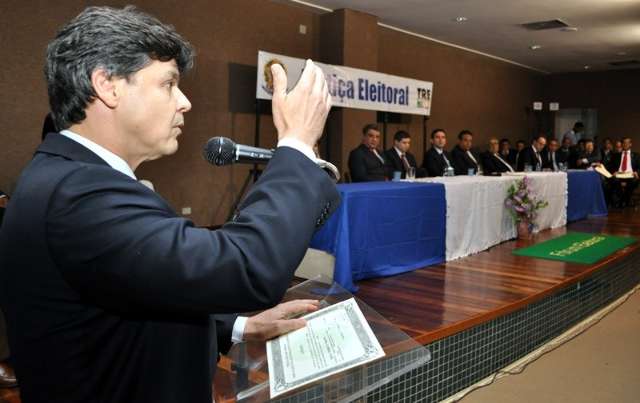 Paulo Duarte &eacute; diplomado prefeito e diz que compromisso &eacute; honrar votos