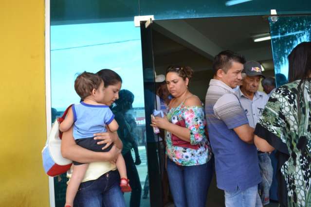  Prefeitura libera pagamento de m&eacute;dicos, mas fim da greve depende de assembleia 