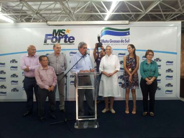 Governador libera R$ 10 milh&otilde;es para hospitais e munic&iacute;pios
