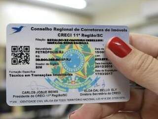 QR Code no cartão com dados do corretor credenciado (Foto/Divulgação)