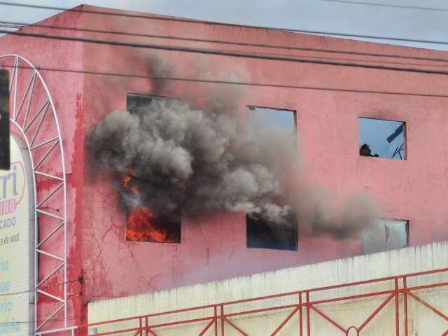  Popula&ccedil;&atilde;o cobra presen&ccedil;a de Bombeiros em Sidrol&acirc;ndia