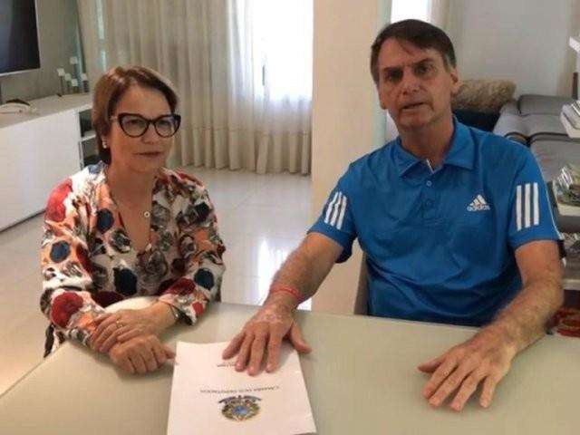 Deputada de MS leva grupo de parlamentares para visita a Bolsonaro