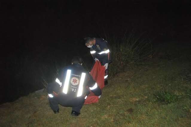 Mulher de 41 anos morre atropelada por ve&iacute;culo em rodovia 