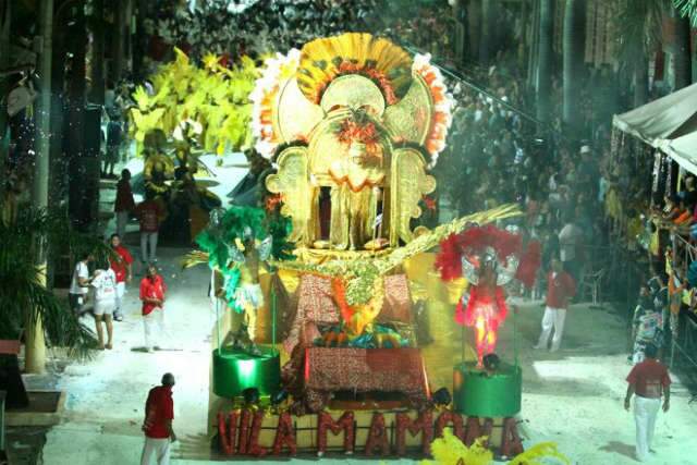  Carnaval de Corumb&aacute; ter&aacute; desfile das escolas do grupo de acesso hoje