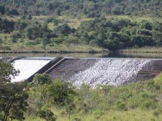 Represa do Guariroba na saída para Três Lagoas, responsável pelo abastecimento de 50% do município (Foto: Arquivo)