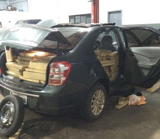 PF apreende 1,5 tonelada de maconha em dois carros na BR-463