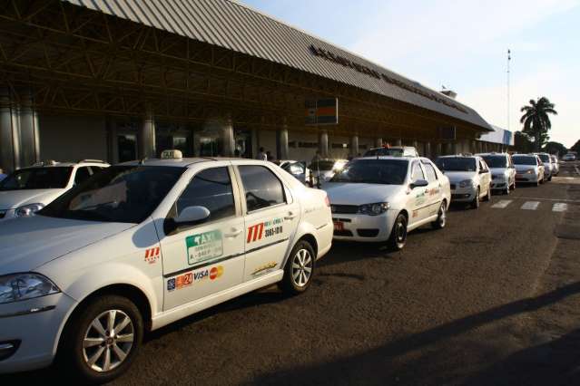 Ap&oacute;s tr&ecirc;s anos, tarifa do t&aacute;xi ter&aacute; reajuste de 16,3% em setembro