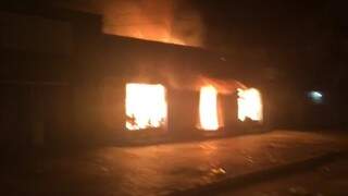 Incêndio destruiu pizzaria ontem à noite em Bonito 